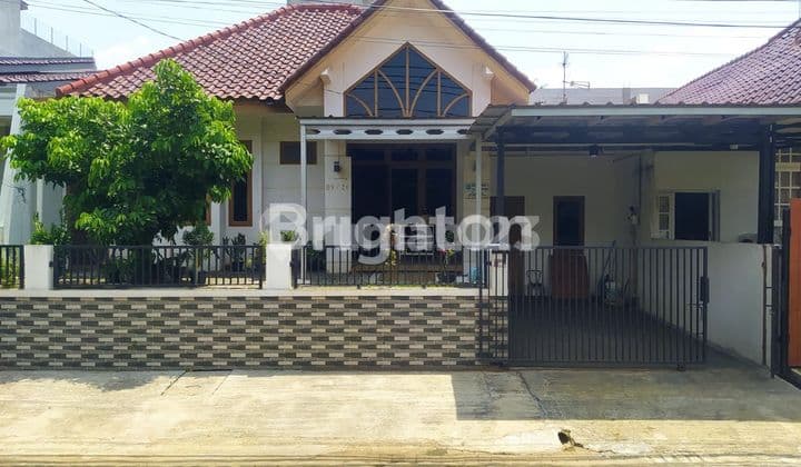 House facing the park (rarely available) in Villa Melati Mas Serpong.