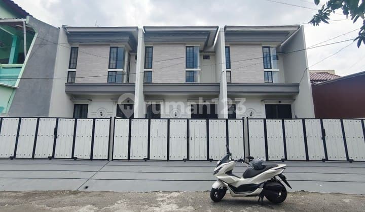 ‼️Selangkah Merr‼️ Rumah Minimalis Modern Murah Baru Gress di Kedung Baruk Rungkut Surabaya