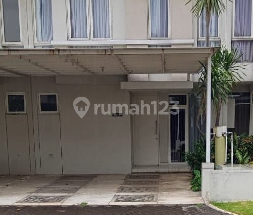 Dijual Rumah Semi Furnshed Lokasi Grand Pakuwon Surabaya Barat