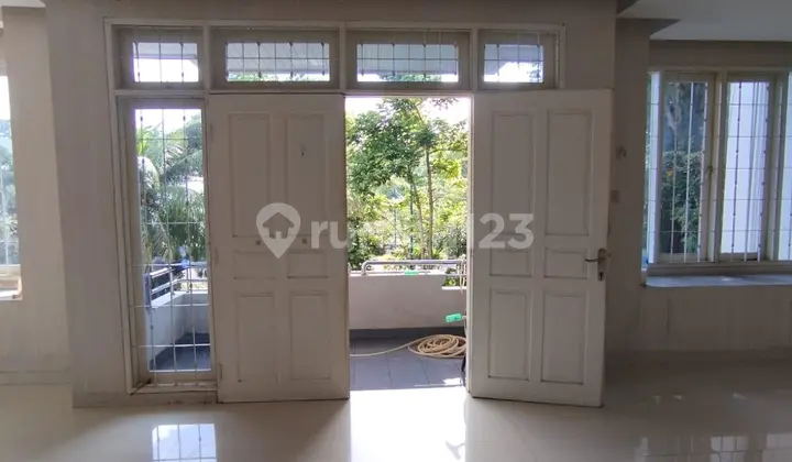 Rumah 2Lantai di Taman Kebon Jeruk