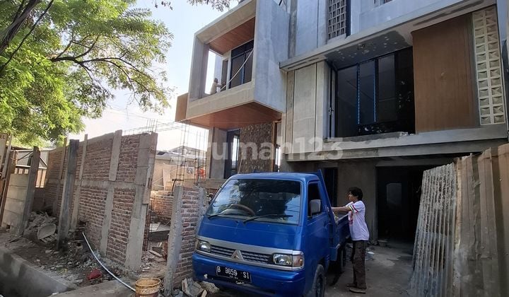 Jual rumah baru mewah di Duren sawit Jakarta Timur