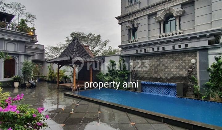Rumah Mewah Desain Villa Lokasi Elite Sentul City