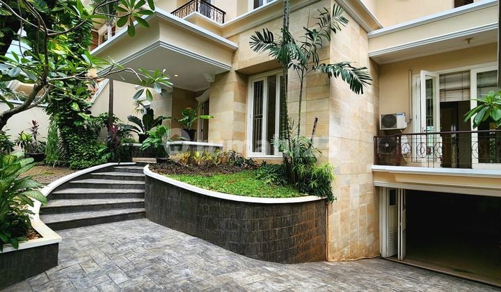 Rumah Semi Furnished Siap Huni Dipondok Indah Jakarta Selatan