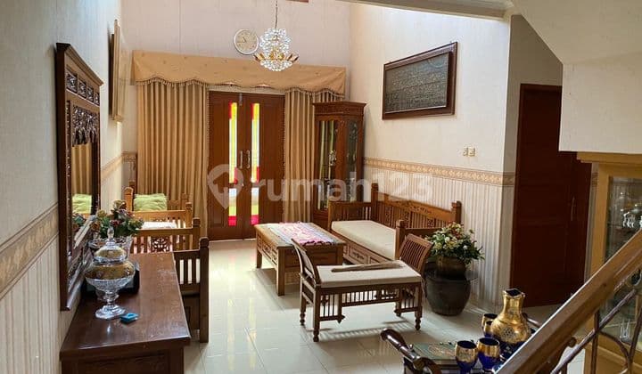 Rumah keren di daerah Soekarno Hatta , siap huni full furnish tinggal pakai saja di Komplek Pinus Regensi. Yang sedang cari rumah, ayo showing segera dan beli