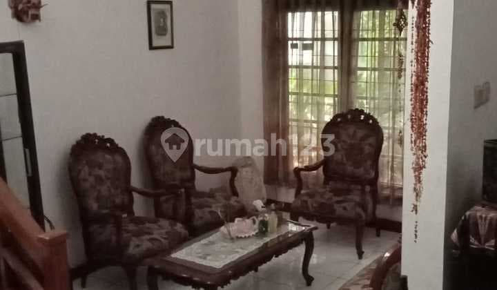 Cozy House in a Strategic Location at Gunung Batu, Pasteur, Bandung