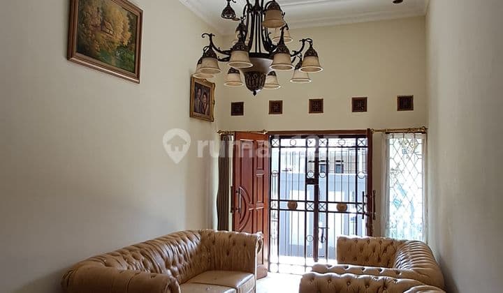 Rumah Mewah Lokasi Nyaman di Tki 3 Bandung