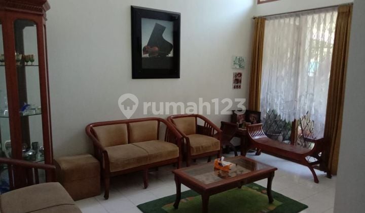 House In A Comfortable Location Setra Duta Bandung A