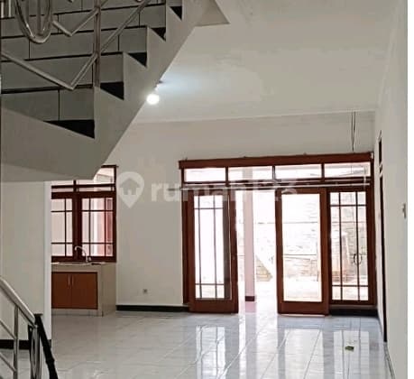 Spacious Move-in Ready Home in Babakan Jeruk, Bandung
