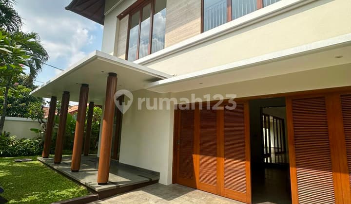 Disewakan Rumah Mewah ada Kolam Renang di Cipete