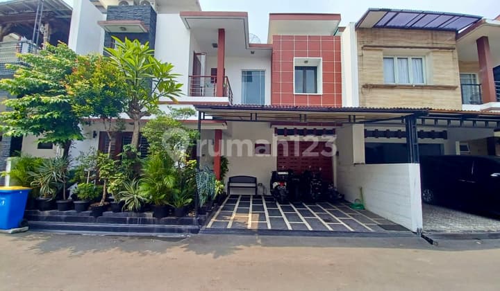For Sale: Nice Cluster House in Mampang with Spacious Yard