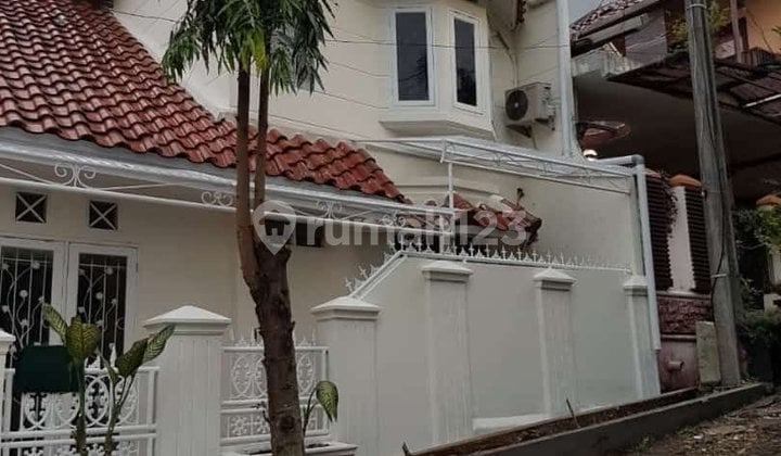 Rumah 2 Lantai Kalisari Depok