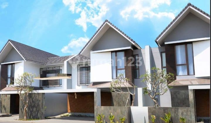 Villa 3bedrooms Fully Furnished One Gate System Dekat Pantai Kedungu .