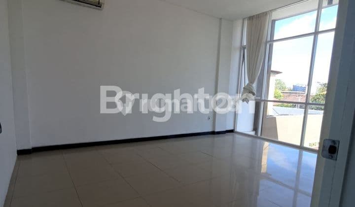 Ruko 3 unit gandeng Raya Bypass Ngurah Rai Nusa Dua