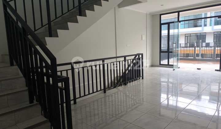 For Rent: Crystal Boulevard Shop House, Summarecon Bekasi