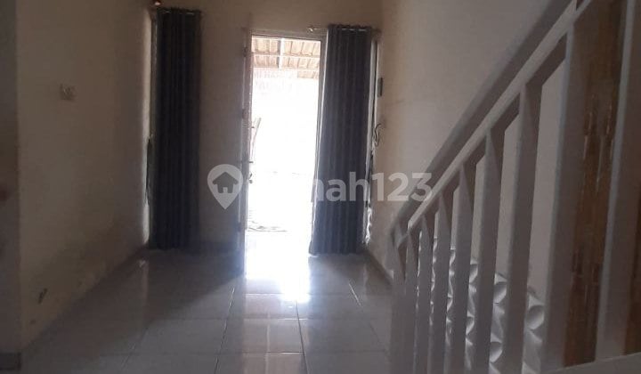 Rumah Bangunan Baru Jual Miring di Mutiara Gading City