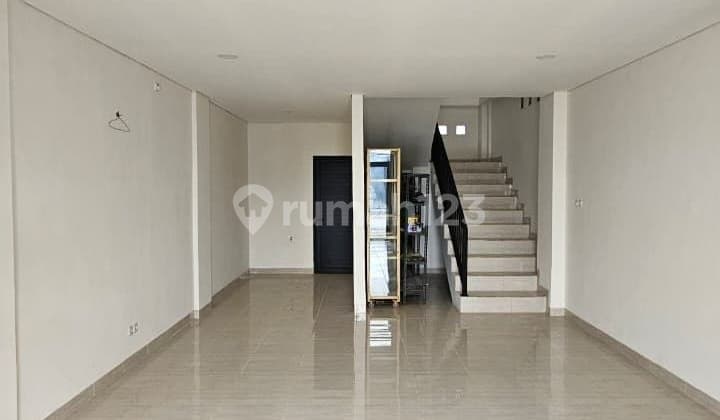 Ruko Komersil Pinggir Jalan Raya Bekasi di Ujung Menteng Jaktim