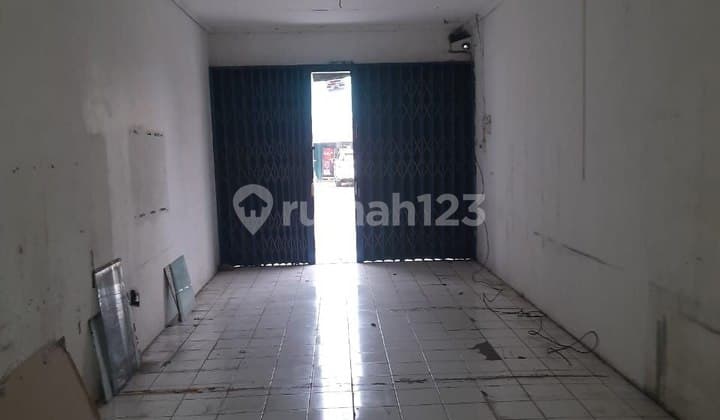 Ruko Komersil Strategis Pinggir Jalan Raya di Pondok Kelapa