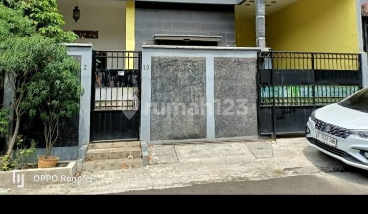 Rumah Sewa Murah Semi Furnished Luas 200 di Perumahan Duren Sawit