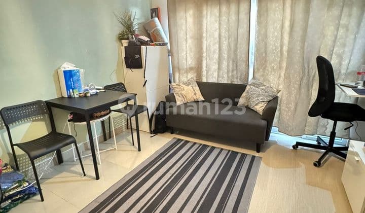 Rumah 2 Lantai Cantik dan Strategis Dekat ke Prj Kemayoran Jakarta Pusat