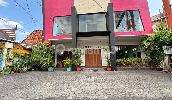 3-Storey Shop House with Main Road Access for Rent in Depok Sleman Yogyakarta, Near Campus