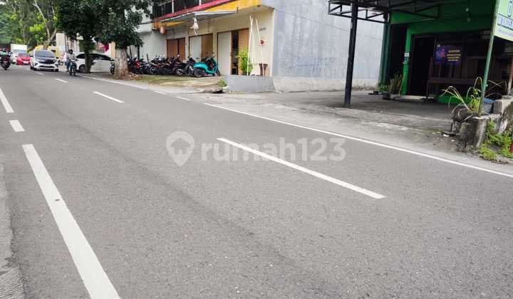 Tanah Hook Strategis di Jalan Utama di Condong Catur Sleman Yogyakarta