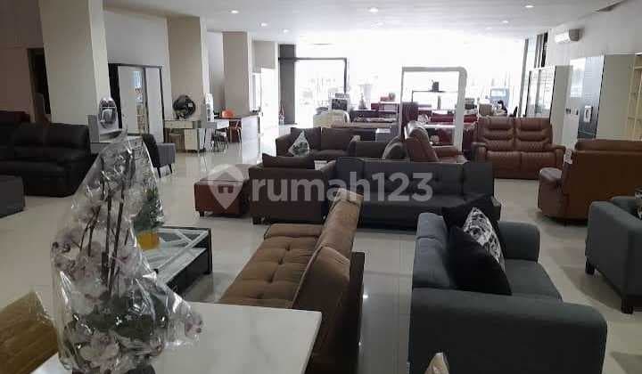 Large Commercial Building in the Center of Yogyakarta City