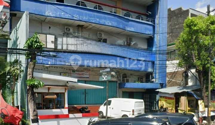 Bangunan Komersil / Gedung 3 Lantai Premium di Tengah Yogyakarta Gondokusuman