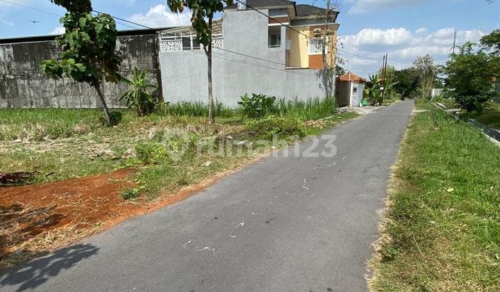 Tanah Pinggir Jalan Utama di Jalan Palagan KM 9 Ngaglik Sleman Yogyakarta Dekat Ugm