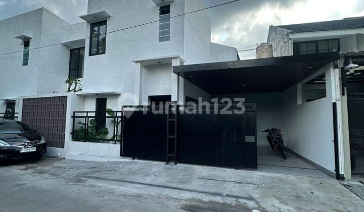 Rumah Modern Konsep Mezzanine Di Wedomartani Ngemplak Sleman Yogyakarta