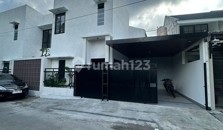 Rumah Modern Konsep Mezzanine Di Wedomartani Ngemplak Sleman Yogyakarta