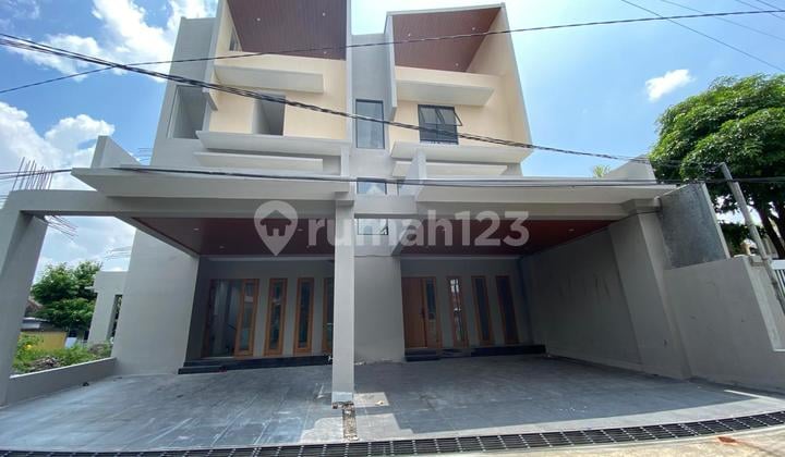 Rumah 3,5 Lantai Dalam Kota Dekat Kampus Di Depok Sleman Yogyakarta