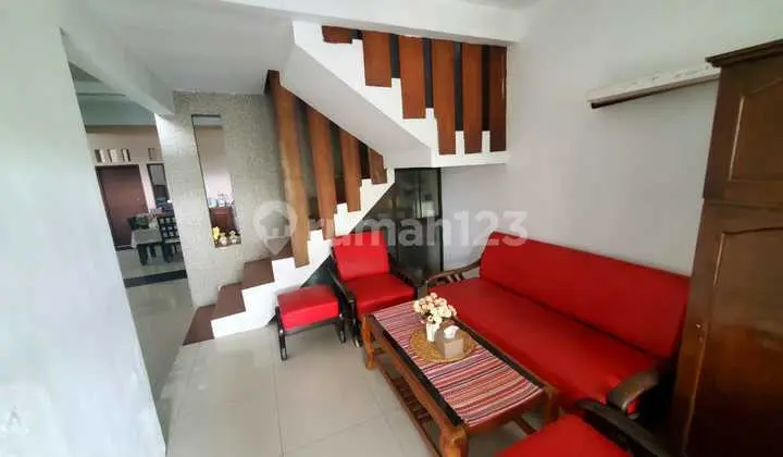 Well-Maintained 2-Story House in Lidah Kulon with a Shop
