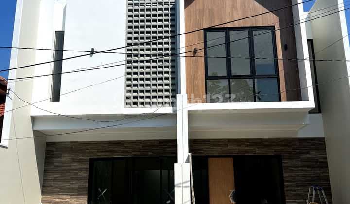 Hot Rumah Baru Minimalis Rungkut Menanggal