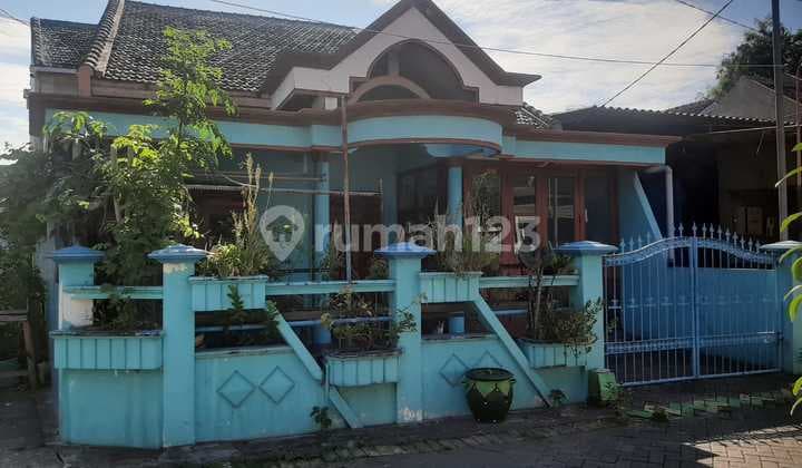 Rumah Hook 2 Lantai Siap Huni Kebomas Gresik