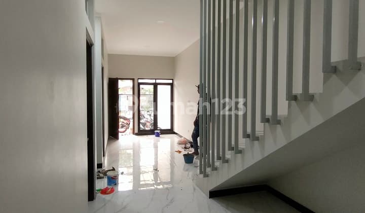DIJUAL RUMAH BARU STRATEGIS 2 LANTAI DI TAMAN KOPO INDAH