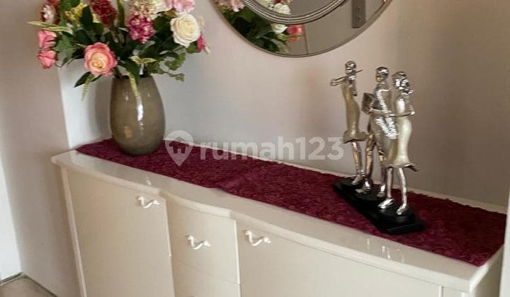 Sewa Apartemen Senopati Suites 2 BR Furnished Siap Huni