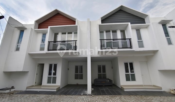 SHM-certified house in Jatiwaringin, ready to occupy