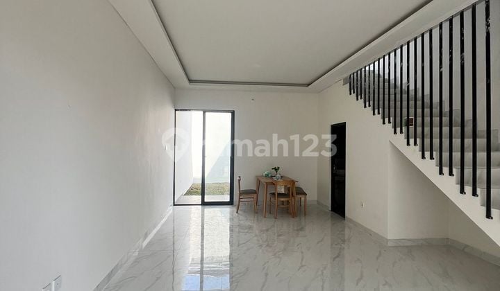 Rumah mewah siap huni lebih kasi strategis di jatiasih
