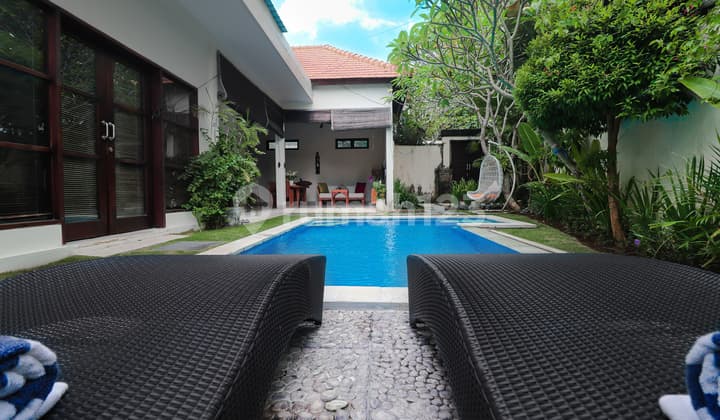 Modern 2-Bedroom Villa for Rent in Parerenan