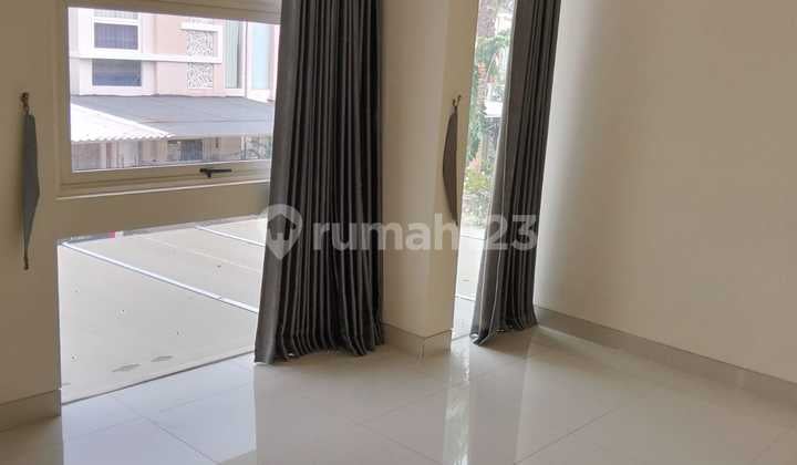 Rumah Siap Huni Grand Island Suvadiva Pakuwon City