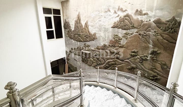 Modern Minimalist House on Beautiful Kertajaya Avenue