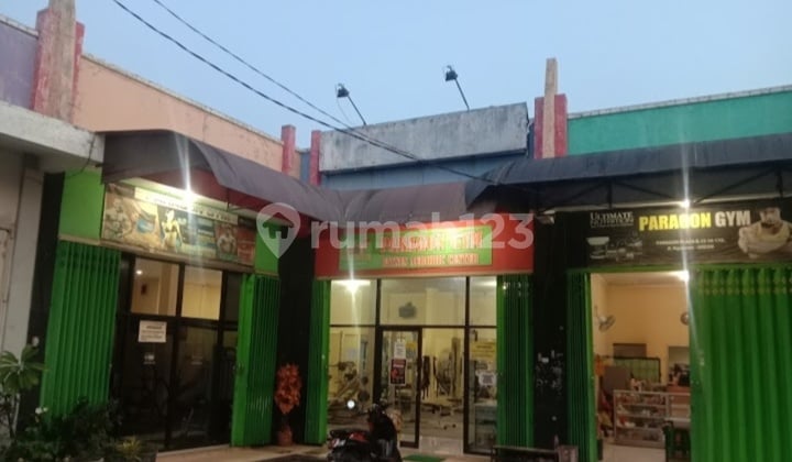 Dijual Murah 2 Ruko Jalur Rame Bonus Alat Fitnes