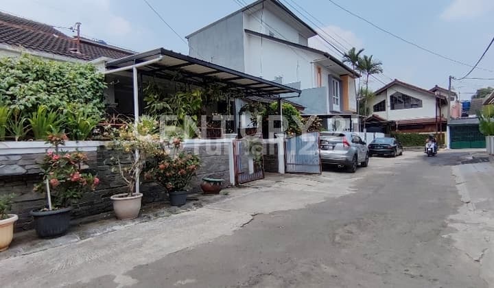 Rumah Bagus Furnished Di Kopo Permai 2 Kilometer Ke Toll Kopo