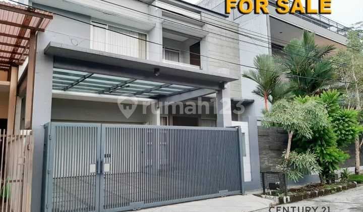 Rumah Mewah di Taman Kopo Indah 3 Dekat Ke Pintu Tol Seroja