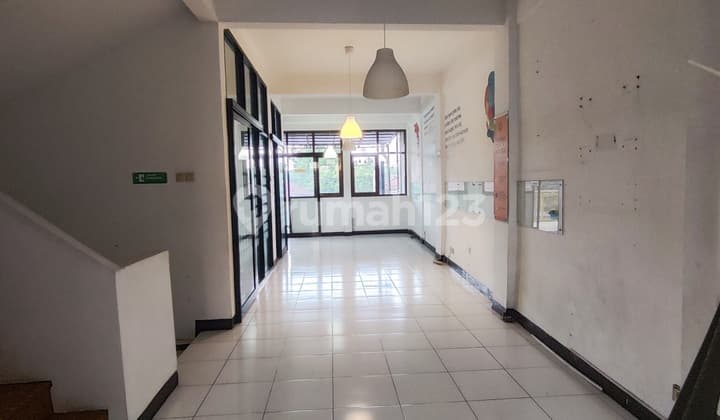 Bangunan Kantor Siap Pakai Lokasi Mainroad Buah Batu Bandung