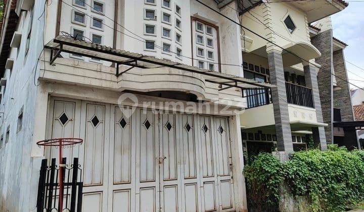 Rumah Bagus Bangunan 2 Lantai Dekat Akses Tol Dan Pusat Perbelanjaan