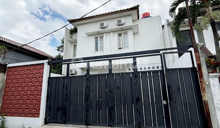 Rumah Lega, Lokasi Juara! Cuma 2 Kilometer ke Tol Buah Batu