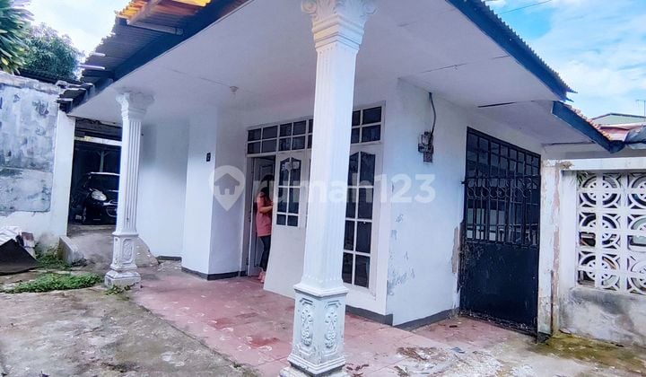 Hanya Selangkah ke Alun-Alun Bandung! Rumah Luas di Sayap Pungkur, 6 Kamar Tidur Harga Murah