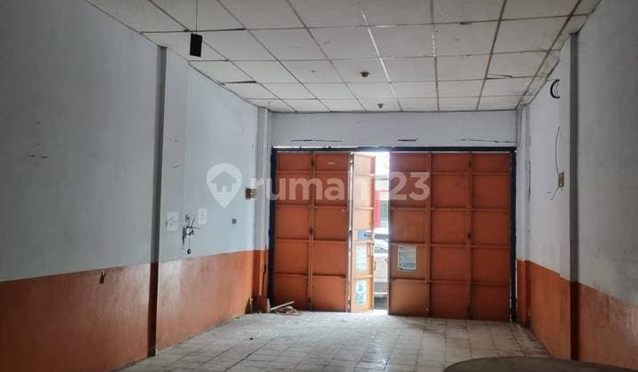 4-Story Main Road Shop House in Bekasi, Close to Mitra Keluarga Hospital.