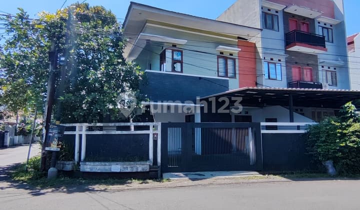 Rumah Hook Strategis di Turangga - Dekat Karapitan, bisa untuk Kantor!